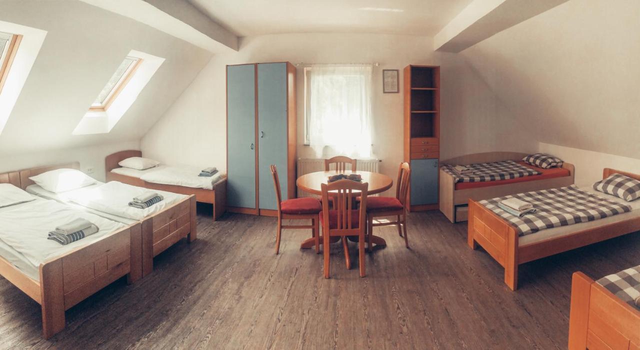 Apartment And Rooms Maraton ครานสกา โกรา ภายนอก รูปภาพ