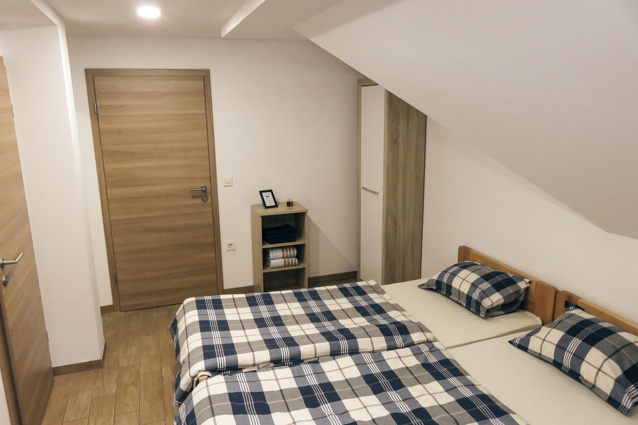 Apartment And Rooms Maraton ครานสกา โกรา ภายนอก รูปภาพ