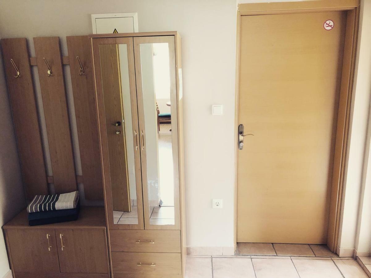 Apartment And Rooms Maraton ครานสกา โกรา ภายนอก รูปภาพ